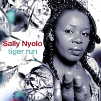 Nyolo Sally - Tiger Run in the group CD / Worldmusic/ Folkmusik at Bengans Skivbutik AB (1115838)