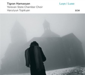 Tigran HamasyanThe Yerevan State C - Luys I Luso in the group CD / Elektroniskt at Bengans Skivbutik AB (1521822)