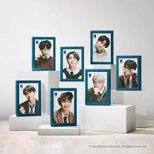 BTS - V - JIGSAW PUZZLE (108 piece + Frame + Photo Card) in the group Minishops / K-Pop Minishops / BTS at Bengans Skivbutik AB (3913140)