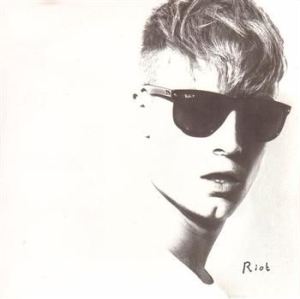 Ola - Riot - Radio Version in the group CD / Pop at Bengans Skivbutik AB (401172)