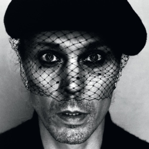 Vv - Neon Noir (Deluxe Cd) in the group OUR PICKS / Bengans Staff Picks / Best So Far 23 - MK at Bengans Skivbutik AB (4190387)