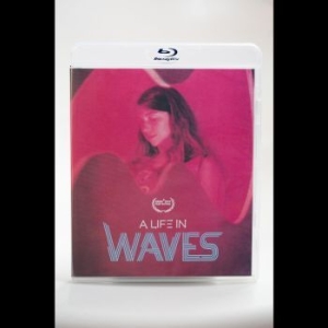 Ciani Suzanne - A Life In Waves (Blu-Ray/Dvd) in the group MUSIK / DVD Audio / Pop at Bengans Skivbutik AB (4241266)