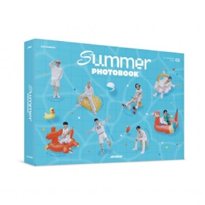 ATEEZ - 2023 SUMMER PHOTOBOOK + Random Photocard in the group Minishops / K-Pop Minishops / ATEEZ at Bengans Skivbutik AB (4402229)