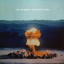 Life On Earth - The Perfect Spot in the group OUR PICKS / Stocksale / Vinyl Pop at Bengans Skivbutik AB (481054)