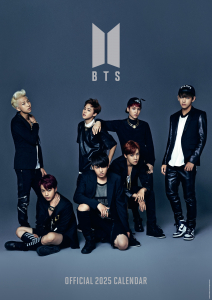 Bts - 2025 A3 Calendar in the group MERCHANDISE / Merch / K-Pop at Bengans Skivbutik AB (5563835)