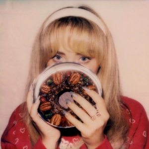 Sabrina Carpenter - Fruitcake (CD EP) in the group OUR PICKS / Friday Releases / Friday the 6th december 2024 at Bengans Skivbutik AB (5573199)