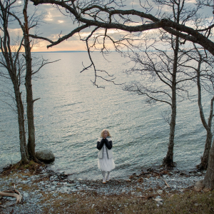 Ionnalee - Close Your Eyes in the group OUR PICKS / Friday Releases / Friday December 13th 2024 at Bengans Skivbutik AB (5574936)