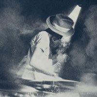 Jones Keziah - Alive & Kicking - Live in the group OUR PICKS / Friday Releases / 2025-01-24 at Bengans Skivbutik AB (5575195)