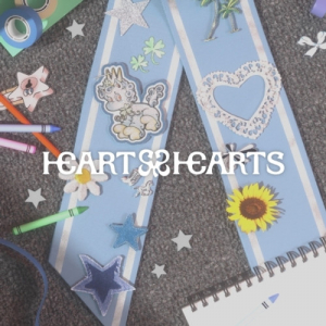 Hearts2Hearts - The Chase (Minibook Ver.) (Random Ver.) in the group OUR PICKS / Friday Releases / 2025-03-07 at Bengans Skivbutik AB (5580906)
