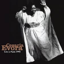 Cesária Evora - Live À Paris 1993 in the group OUR PICKS / Friday Releases / 2025-04-25 at Bengans Skivbutik AB (5587402)