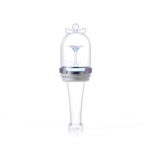 Illit - Official Light Stick in the group OUR PICKS / Friday Releases / 2025-03-28 at Bengans Skivbutik AB (5588422)