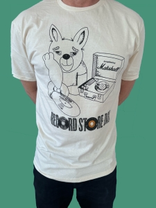 Record Store Day - T-Shirt RSD 26 in the group OUR PICKS / Record Store Day / RSD 2025 at Bengans Skivbutik AB (5590768)