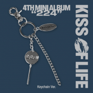 Kiss Of Life - 224 (Keychain Ver.) in the group MERCHANDISE / Merch+Code / Kommande / K-Pop at Bengans Skivbutik AB (5628561)