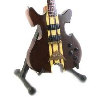 Led Zeppelin - Minigitarr John Paul Jones (Ca 25Cm in the group MERCHANDISE / Accessoarer / Hårdrock at Bengans Skivbutik AB (5635156)