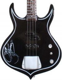 Kiss - Mini Guitar Gene Simmons (Höjd 25Cm in the group MERCHANDISE / Accessoarer / Hårdrock at Bengans Skivbutik AB (5635737)