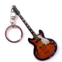 Beatles - Nyckelring John Lennon (Stål) in the group MERCHANDISE / Accessoarer / Pop-Rock at Bengans Skivbutik AB (5635879)