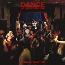 Ezra Collective - Split Seams/Vikt Hörn Dance, No One's Watching in the group OTHER / -Start Split at Bengans Skivbutik AB (5637390)