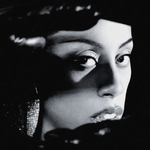 Rochelle Jordan - Through The Wall in the group OUR PICKS / Friday Releases / 2025-09-26 at Bengans Skivbutik AB (5643248)