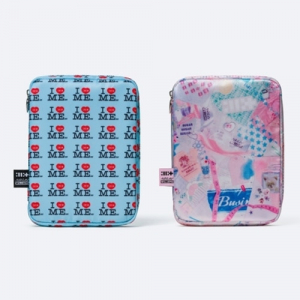 Illit - Not Cute Anymore (Illit x Ashley Williams Pouch Ver.) (I Heart Me) in the group Minishops / K-Pop Minishops / Illit at Bengans Skivbutik AB (5647623)