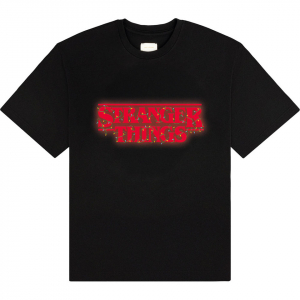 Stranger Things - Logo With Christmas Lights Uni Bl T-Shirt in the group MERCHANDISE / T-shirt / Kommande / Film-Musikal at Bengans Skivbutik AB (5649139r)