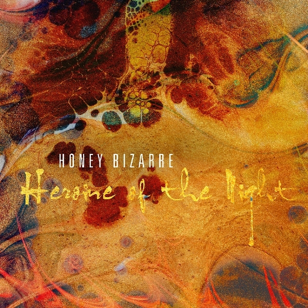 Honey Bizarre - Heroine Of The Night in the group OUR PICKS / Friday Releases / 2026-05-29 at Bengans Skivbutik AB (5671609)