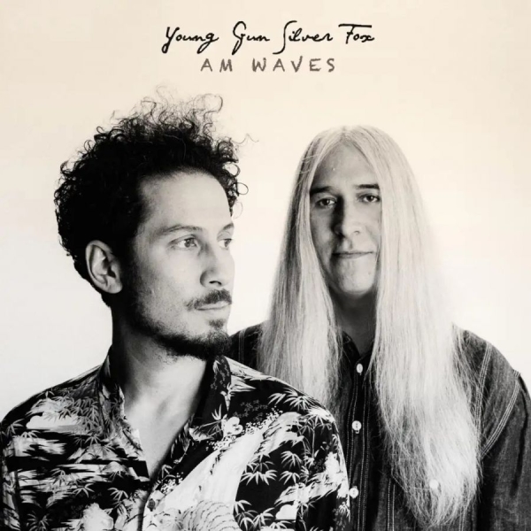 Young Gun Silver Fox - Am Waves in the group OUR PICKS / Friday Releases / 2026-06-26 at Bengans Skivbutik AB (5675284)