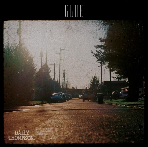 Daily Thompson - Glue in the group CD / Pop-Rock at Bengans Skivbutik AB (5686264)