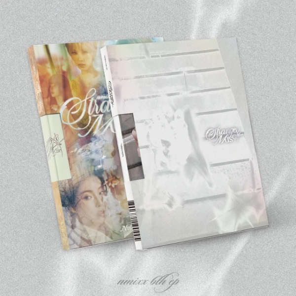 Nmixx - Strange Muse (Random Ver.) in the group CD / Upcoming releases / K-Pop at Bengans Skivbutik AB (5691636)