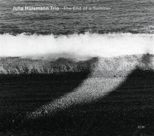 Julia Hülsmann Trio - The End Of A Summer in the group OUR PICKS / Classic labels / ECM Records at Bengans Skivbutik AB (686348)