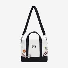 BTS - FILA X BTS DNA Tote Bag (White) in the group OTHER / Merchandise / Upcoming items at Bengans Skivbutik AB (3903108) BTS - FILA X BTS DNA Tote Bag (White) in the group OTHER / Merchandise / Upcoming items at Bengans Skivbutik AB (3903108)