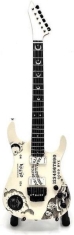 Metallica - Minigitarr Kirk Hammett (Höjd 25Cm)