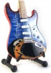 Pink Floyd - Minigitarr Tribute The Wall (25Cm)