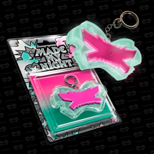 Le Sserafim - Made My Night (Glow Clicker Keychain) (Pink Ver.)